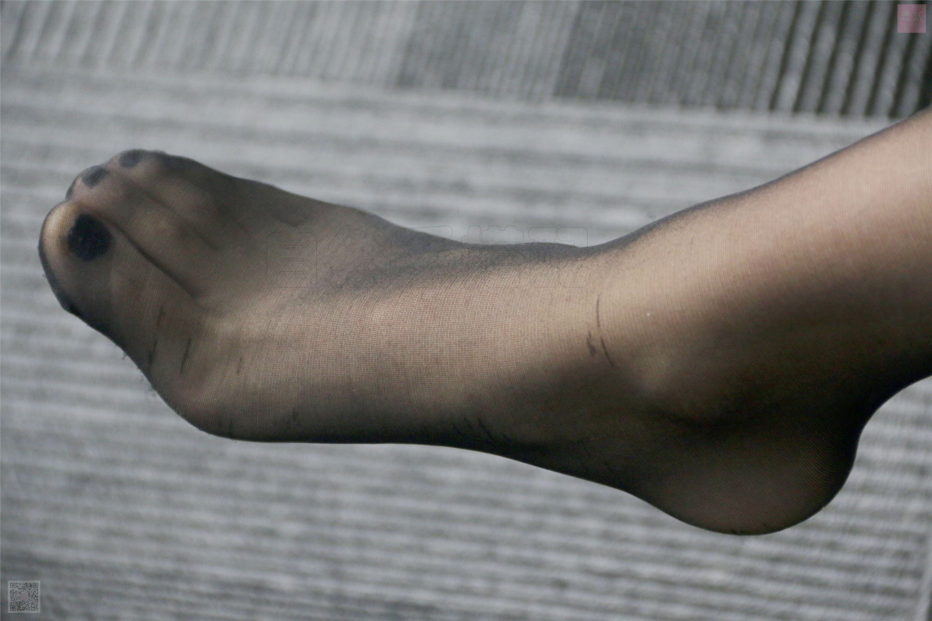 SiHua思话  SH025 kiki 涂指甲油的红裙少女